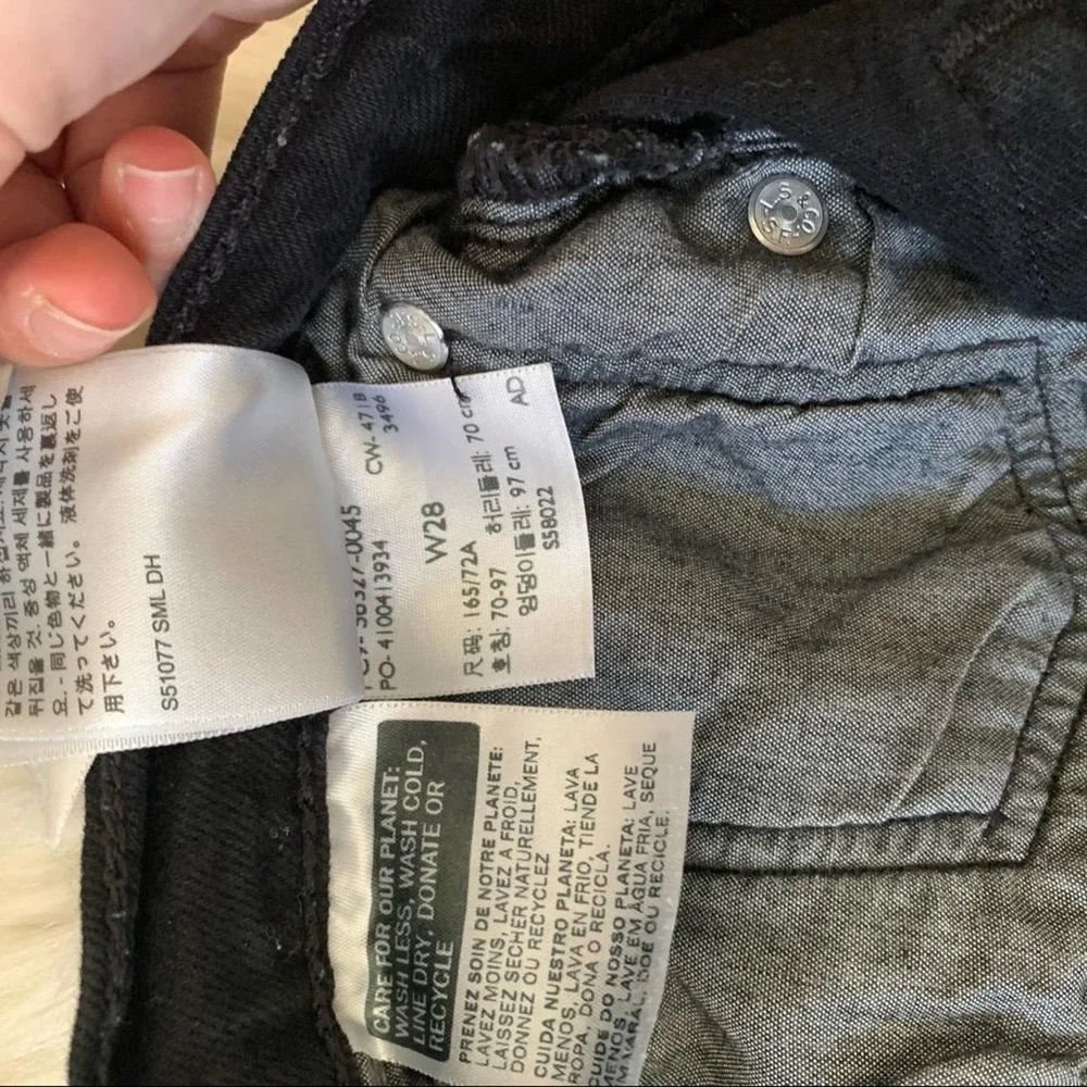Levis 501 Rolled up distressed jean‎ Shorts. Sz 28